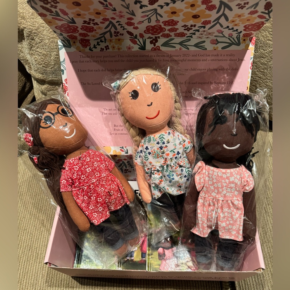 “So loved” dolls and books set